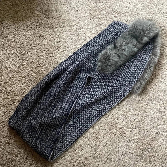 Lands End Faux Fur Infinity Scarf - Picture 4 of 5